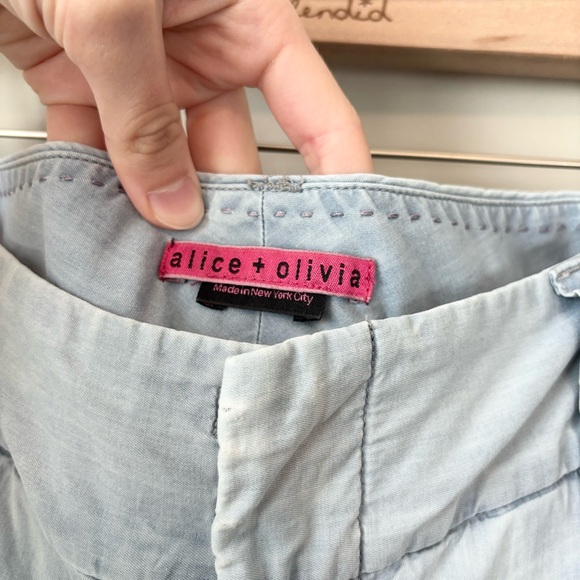 Alice + Olivia Light Blue Pleated Straight-Leg Pants - Picture 3 of 10